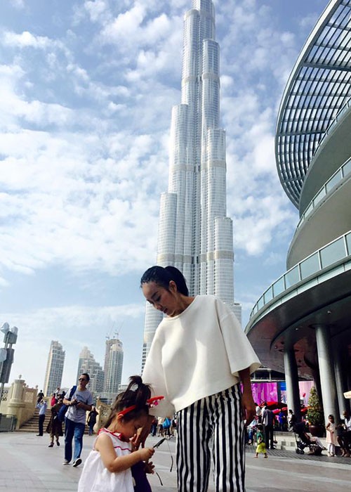 Vo chong Doan Trang cung con gai di du lich o Dubai-Hinh-3